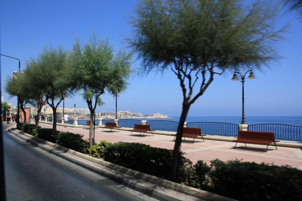 Picturesque Sliema Pad Steps From The Seafront Daire Dış mekan fotoğraf